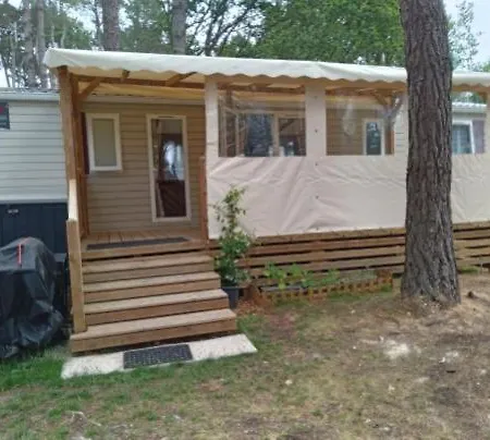 Kemping Mobilhome Au Bord De *